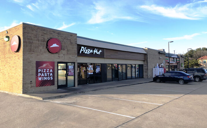 Pictures of Retail property located at 2302 W Green Oaks Blvd, Arlington, TX 76016 for lease - image #1