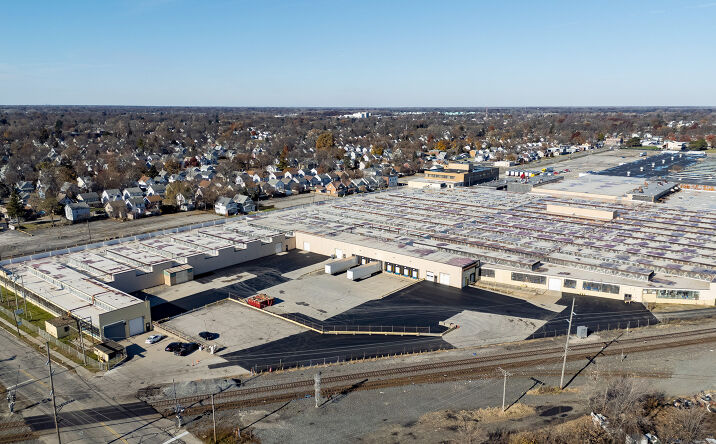 Pictures of Industrial property located at 4042 Bennett Rd, Toledo, OH 43612 for lease - image #1