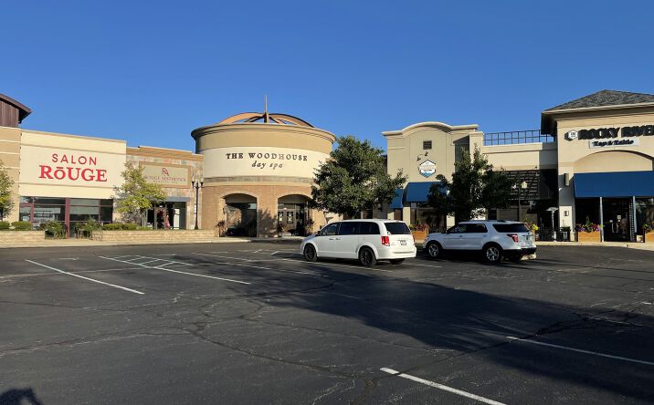 Pictures of Retail property located at 902-930 E University Dr, Granger, IN 46530 for lease - image #1