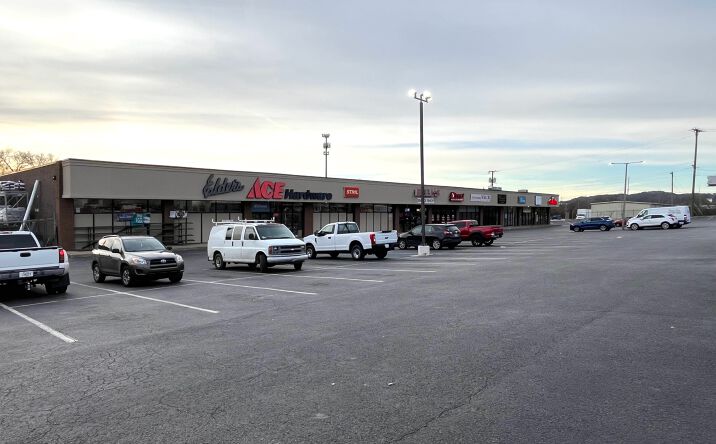 Pictures of Retail property located at 2700 Broad St, Chattanooga, TN 37408 for lease - image #1