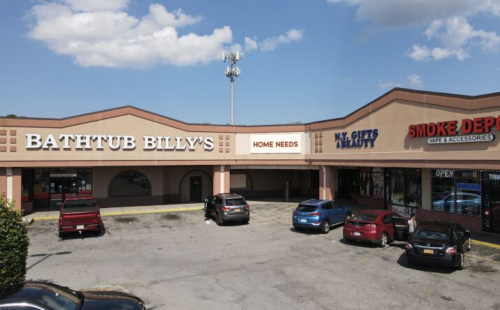 Pictures of Retail property located at 630 W Ridge Rd, Rochester, NY 14615 for lease - image #1