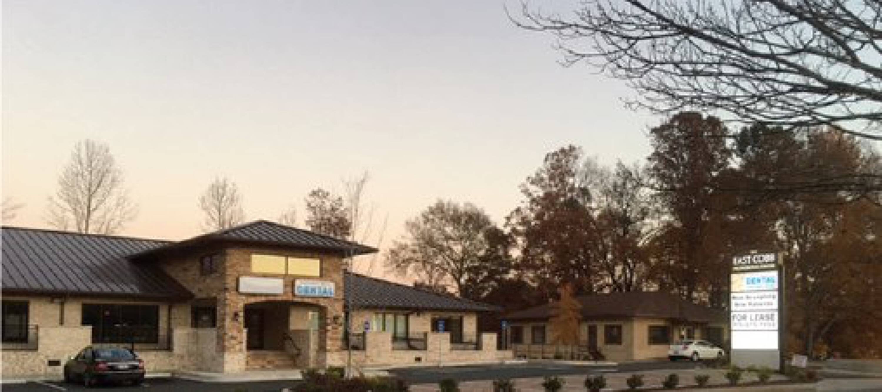 1344 E Cobb Dr, Marietta, GA 30068