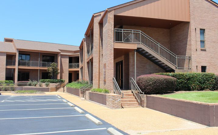 Pictures of Office property located at 660 Lakeland E Dr, Flowood, MS 39232 for lease - image #1
