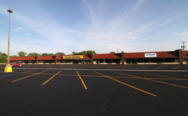 Pictures of Retail property located at 1141-1469 Cass St, Wabash, IN 46992 for lease - image #1