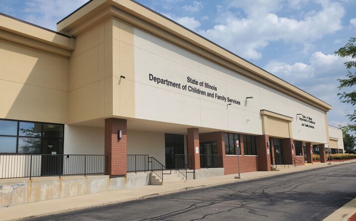 Pictures of Retail property located at 175 Executive Pkwy, Rockford, IL 61107 for lease - image #1