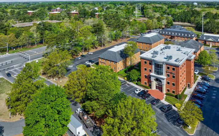 Pictures of Office property located at 582 Lynnhaven Parkway, Virginia Beach, VA 23452 for lease - image #1