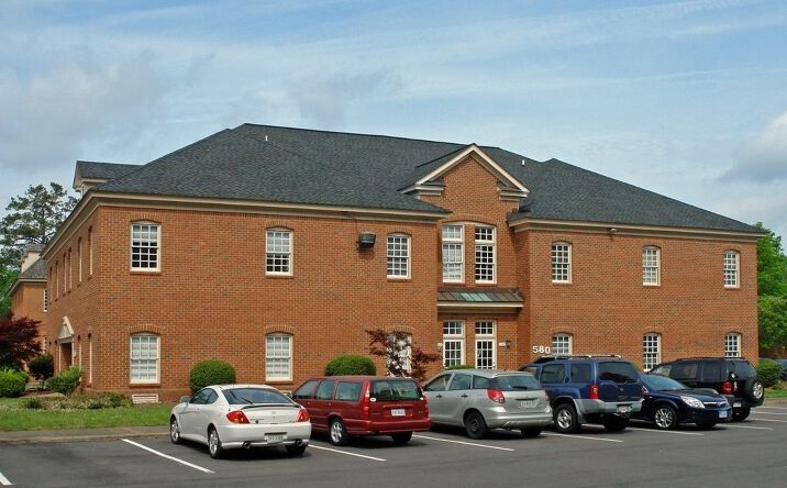 Pictures of Office property located at 580 Lynnhaven Parkway, Virginia Beach, VA 23452 for lease - image #1