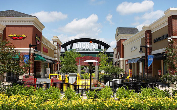 Pictures of Retail property located at 5201 W War Memorial Drive, Peoria, IL 61615 for lease - image #1