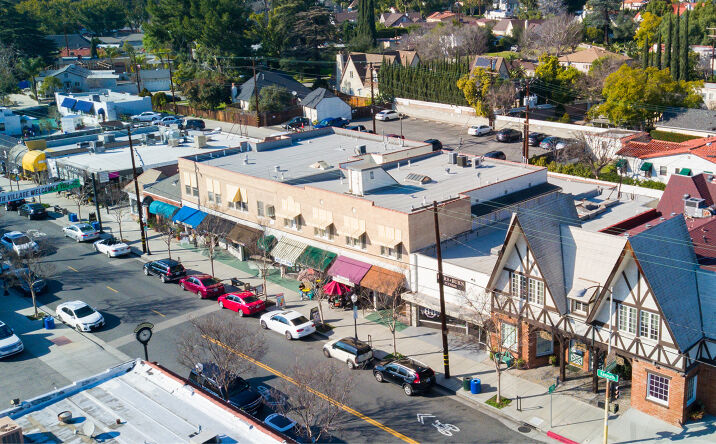 Pictures of Retail property located at 1407 W Kenneth Rd, Glendale, CA 91201 for lease - image #1