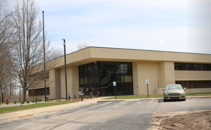 Pictures of Office property located at 1320 Waldo Ave, Midland, MI 48642 for lease - image #1