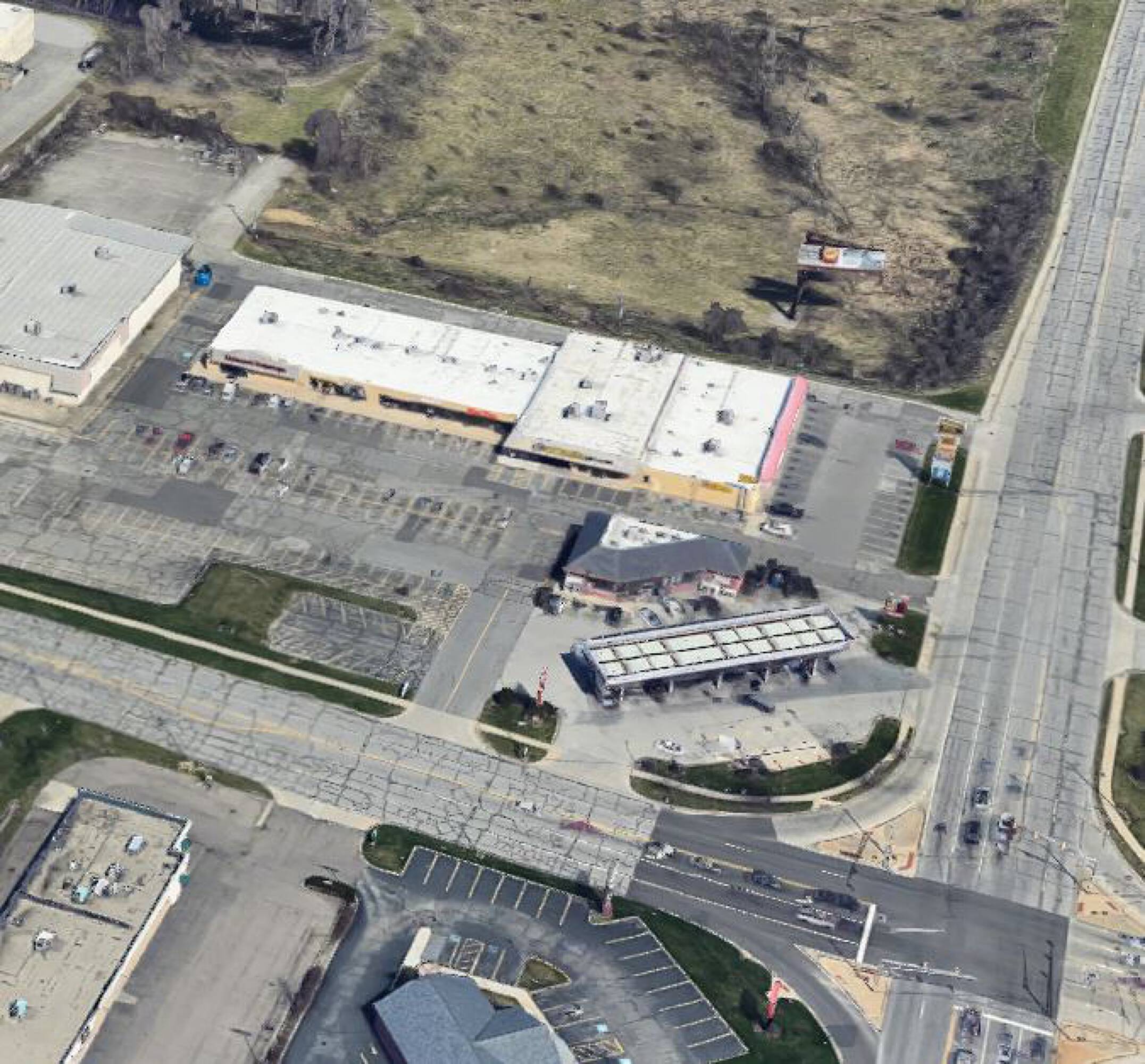 20272045 E Ireland Rd, South Bend, IN 46614