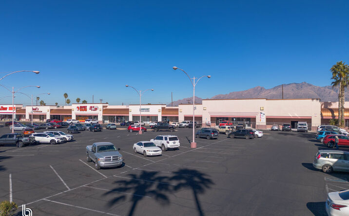 Pictures of Retail property located at 5671 E Speedway Blvd, Tucson, AZ 85712 for lease - image #1