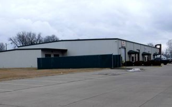 Pictures of Retail property located at 1200 N Willow Rd, Evansville, IN 47711 for lease - image #1