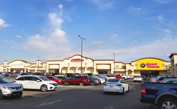 Pictures of Retail property located at 2300 Imperial Ave, Calexico, CA 92231 for lease - image #1