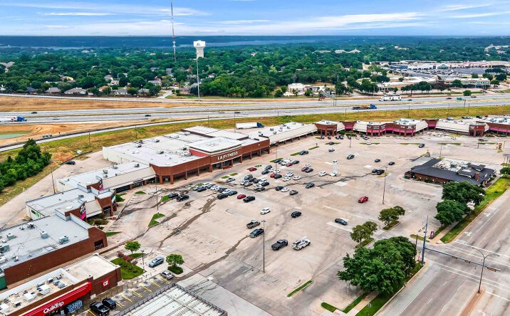 Pictures of Retail property located at 4700 Little Rd, Arlington, TX 76017 for lease - image #1
