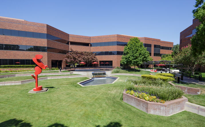 Pictures of Office property located at 2710 Gateway Oaks Dr, Sacramento, CA 95833 for lease - image #1