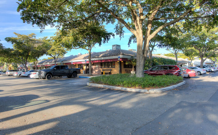 Pictures of Retail property located at 16300 NW 67th Ave, Miami Lakes, FL 33014 for lease - image #1