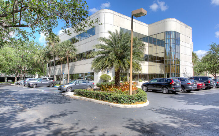 Pictures of Office property located at 14361 Commerce Way, Hialeah, FL 33016 for lease - image #1