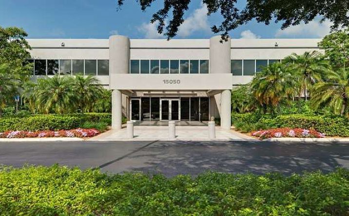 Pictures of Office property located at 15050 NW 79th Ct, Hialeah, FL 33016 for lease - image #1
