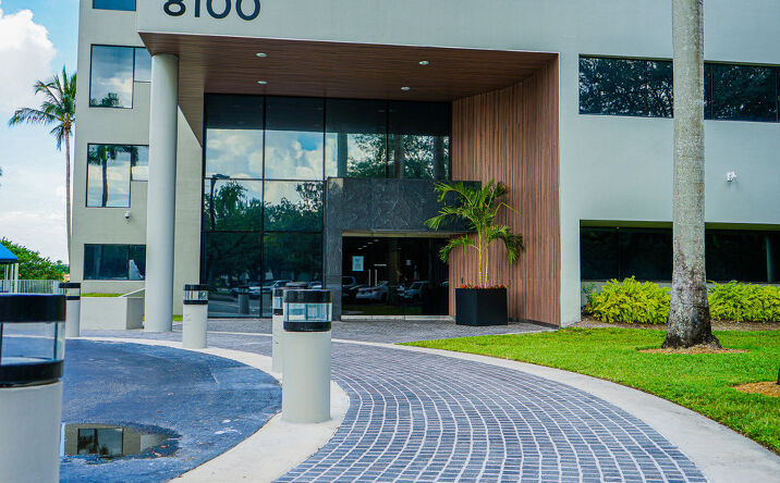 Pictures of Office property located at 8100 Oak Ln, Miami Lakes, FL 33016 for lease - image #1