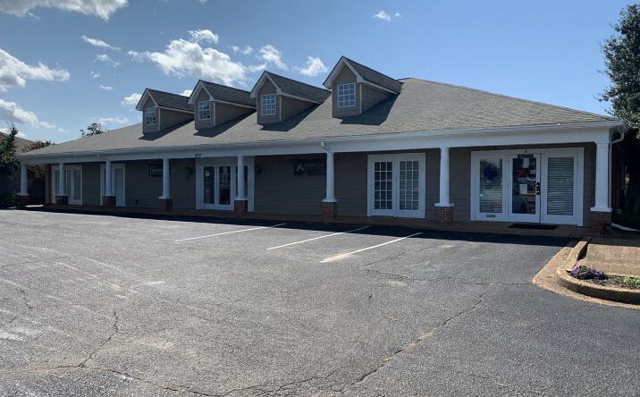 Pictures of Office property located at 8727 Northwest Dr, Southaven, MS 38671 for lease - image #1