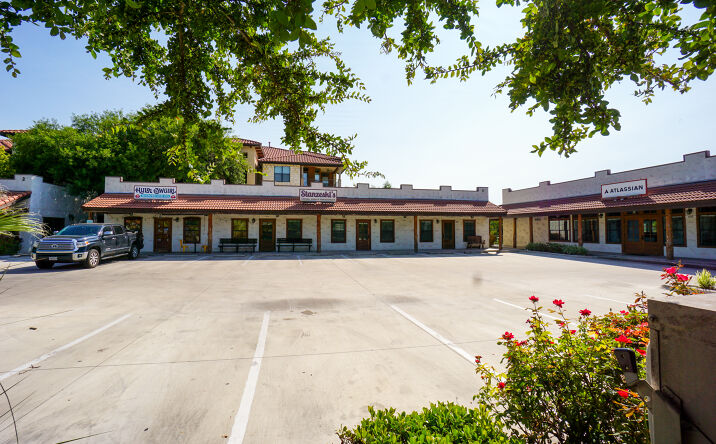 Pictures of Retail, Office property located at 103 N Austin Ave, Georgetown, TX 78626 for lease - image #1