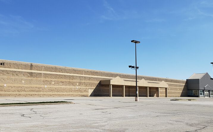 Pictures of Industrial property located at 4641 Lafayette Rd, Indianapolis, IN 46254 for lease - image #1