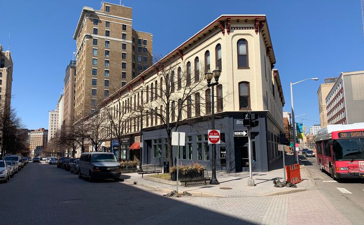 Pictures of Retail, Office property located at 40 Monroe Center St NW, Grand Rapids, MI 49503 for lease - image #1