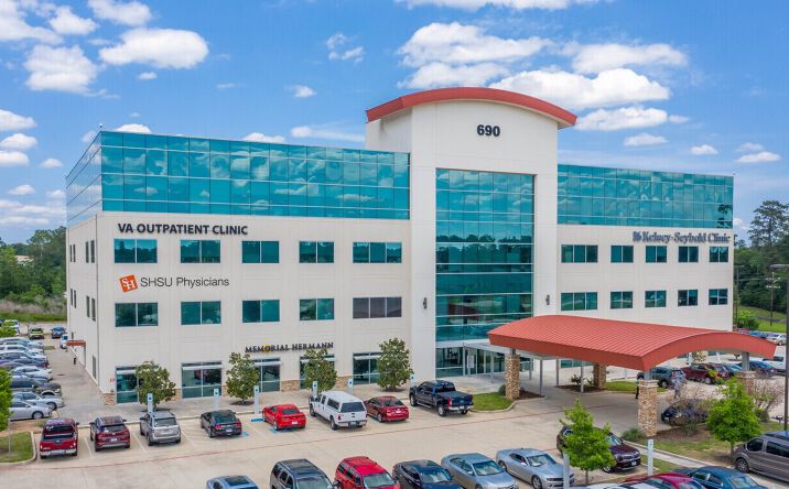 Pictures of Office property located at 690 S Loop 336 W, Conroe, TX 77304 for lease - image #1