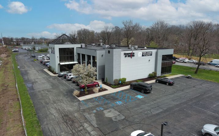 Pictures of Office property located at 6910 N Shadeland Ave, Indianapolis, IN 46220 for lease - image #1
