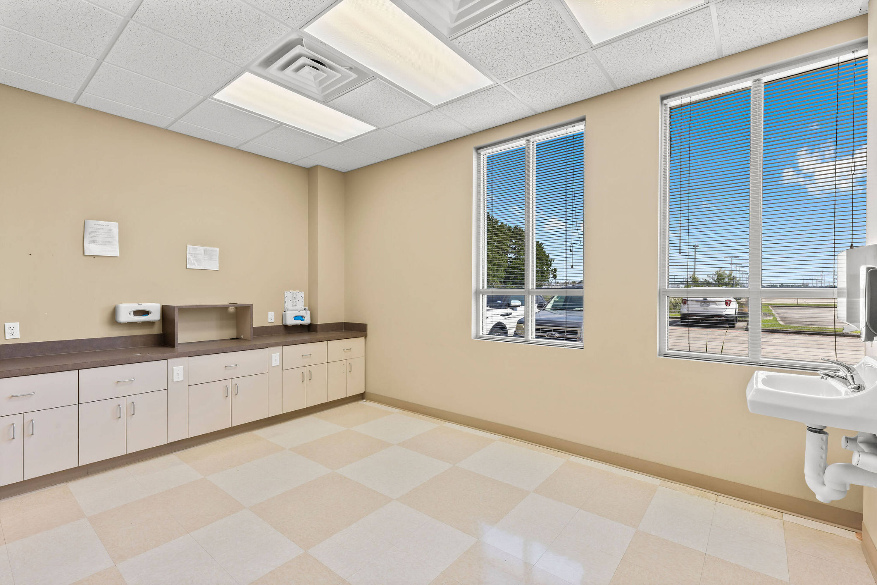 18648 McKay Dr, Humble, TX 77338