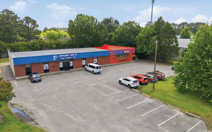Pictures of Office property located at 120 E Fire Tower Rd, Winterville, NC 28590 for lease - image #1
