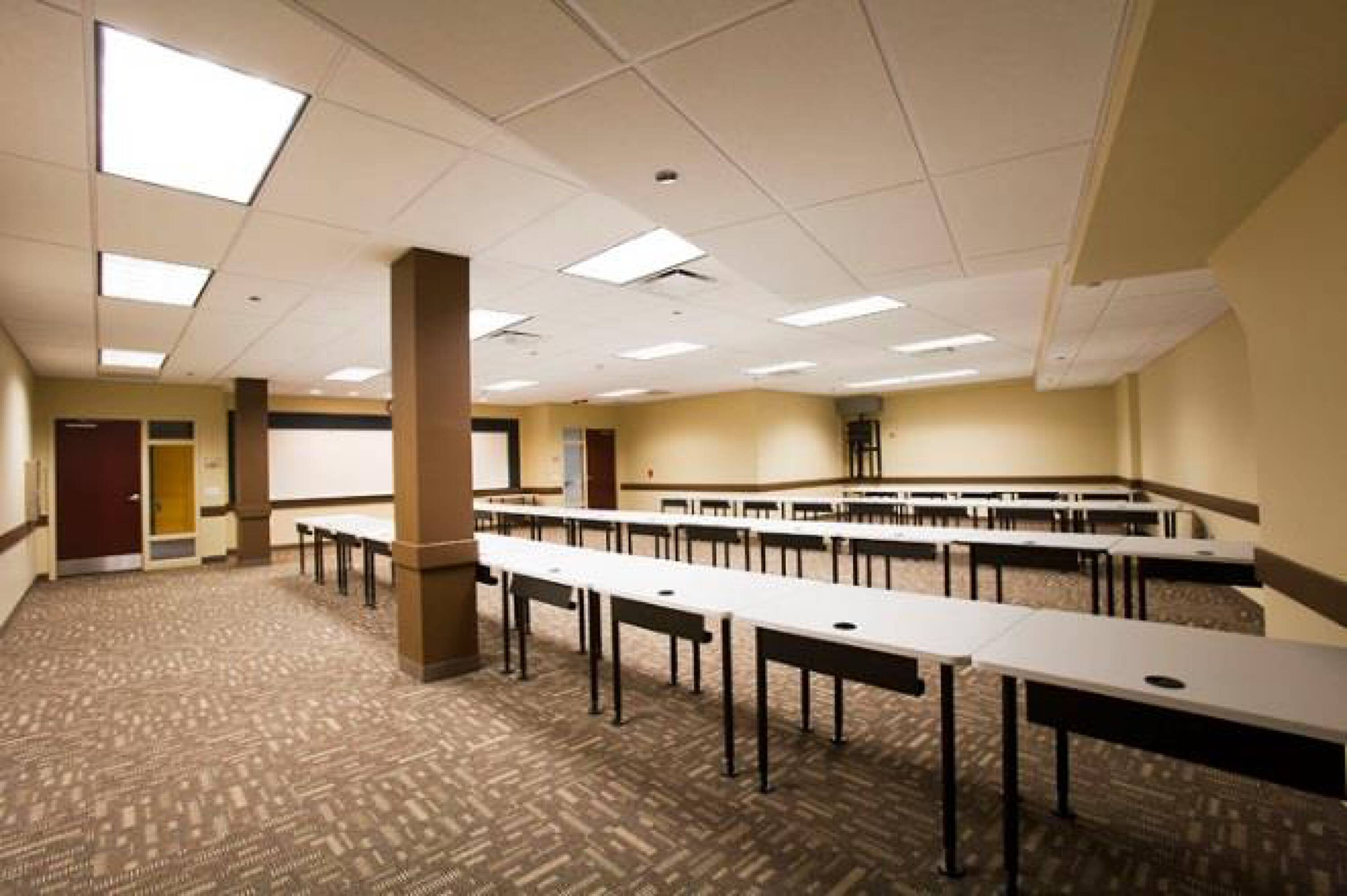 2828 N Clark St, Chicago, IL 60657 | Crexi.com