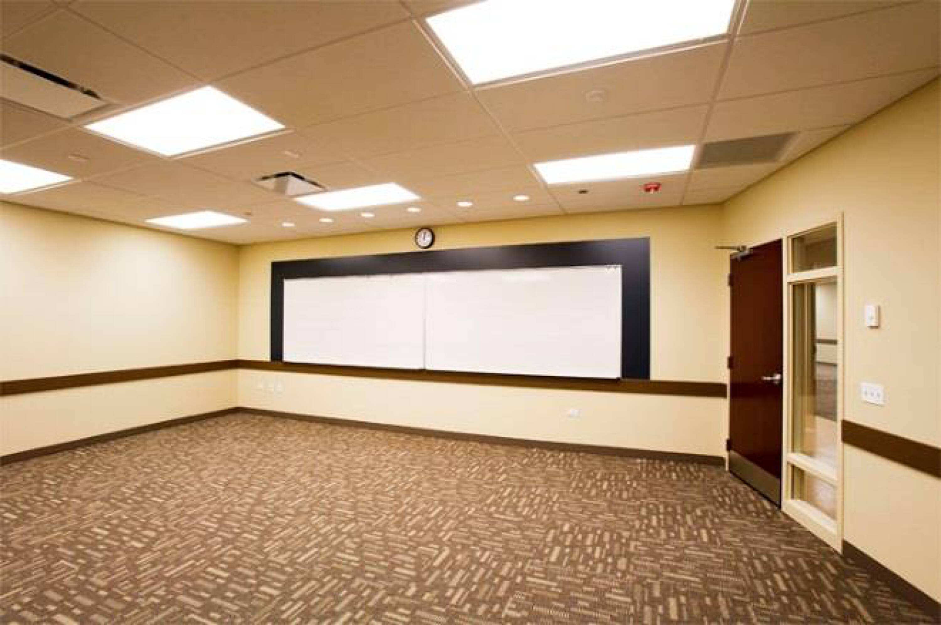 2828 N Clark St, Chicago, IL 60657 | Crexi.com