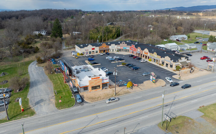 Pictures of Retail property located at 1495 Lincolnway East, Chambersburg, PA 17201 for lease - image #1