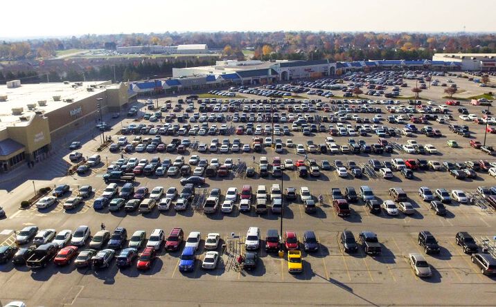 Pictures of Retail property located at 499 W Eisenhower Dr, Hanover, PA 17331 for lease - image #1