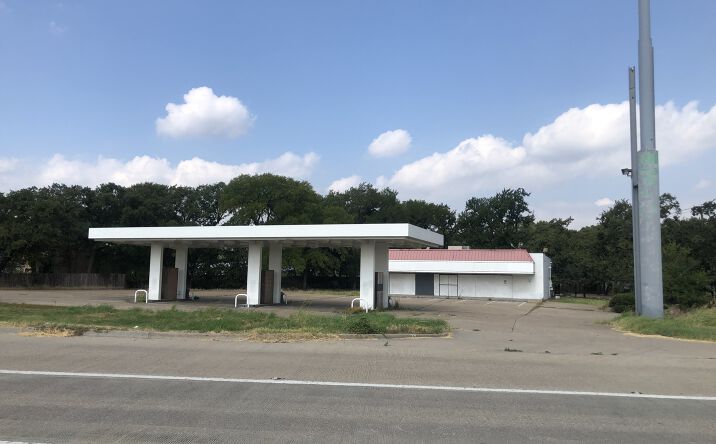 Pictures of Retail property located at 1026 E Craven Avenue, Waco, TX 76705 for lease - image #1
