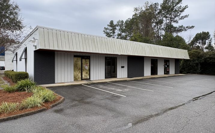 Pictures of Office property located at 1832 Capital Cir NE, Tallahassee, FL 32308 for lease - image #1