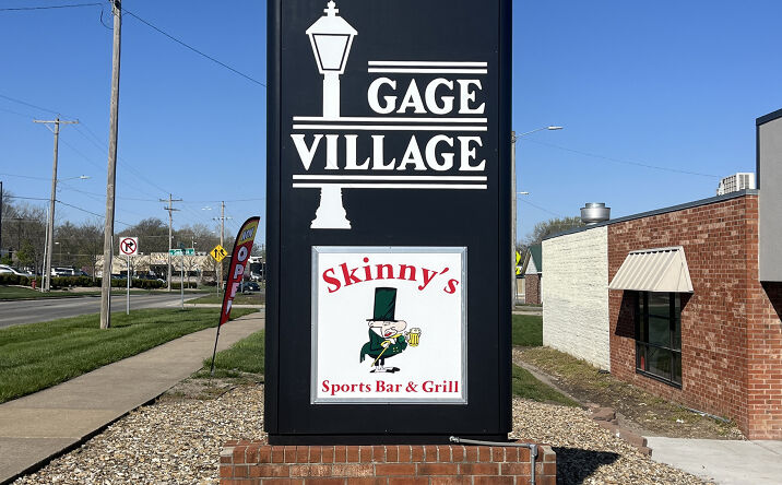 Pictures of Retail property located at 4002 SW Huntoon St, Topeka, KS 66604 for lease - image #1