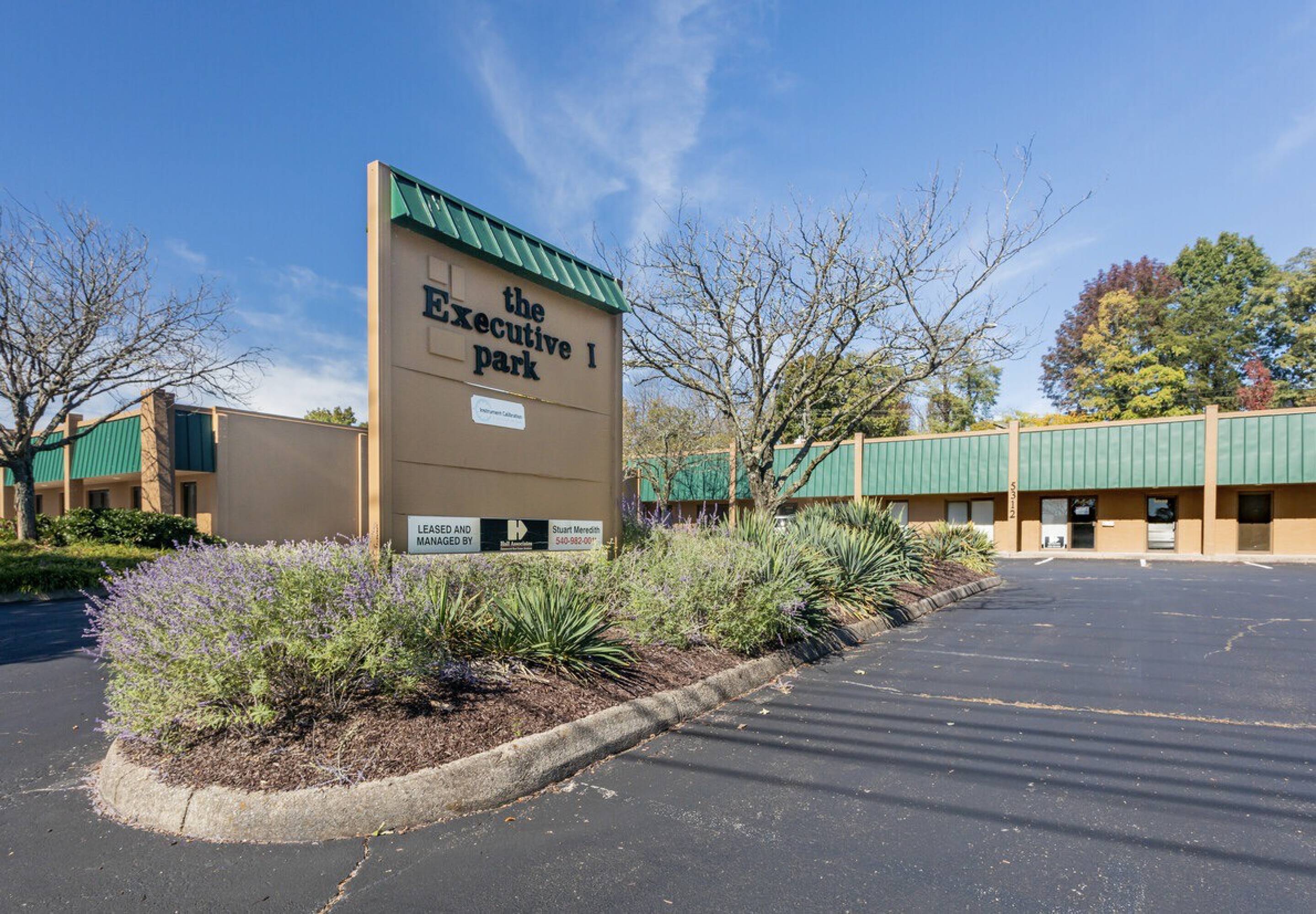 5306 Peters Creek Rd, Roanoke, VA 24019