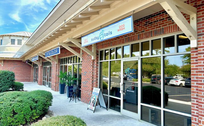Pictures of Retail property located at 3315 Masonboro Loop Rd, Wilmington, NC 28409 for lease - image #1