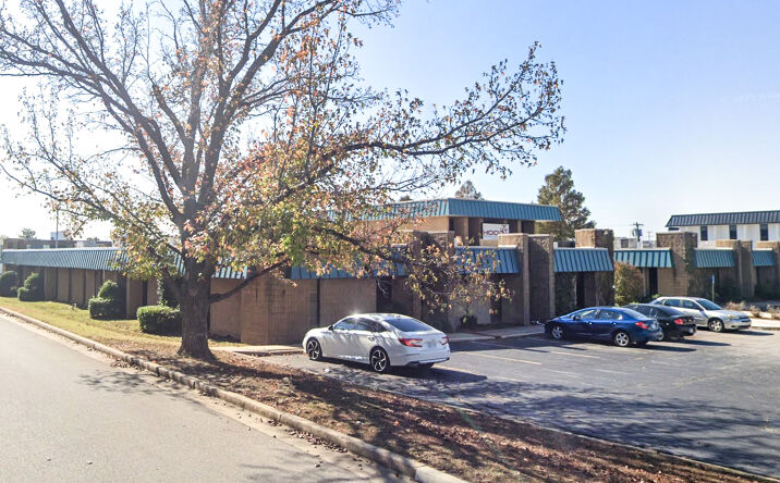 Pictures of Office property located at 5350 E 46th St, Tulsa, OK 74135 for lease - image #1
