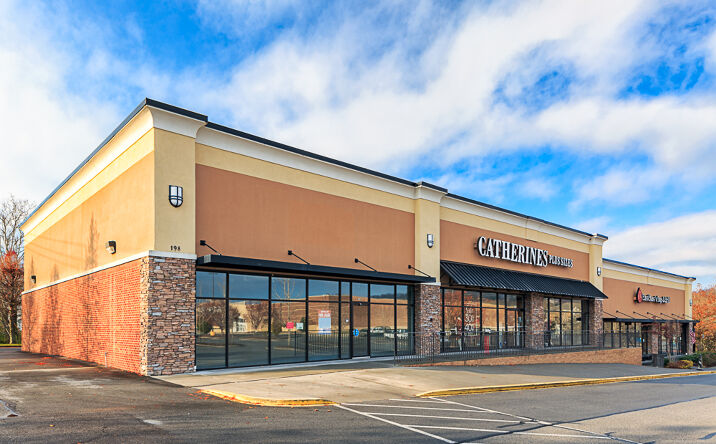 Pictures of Retail property located at 198 Marketplace Blvd, Johnson City, TN 37604 for lease - image #1