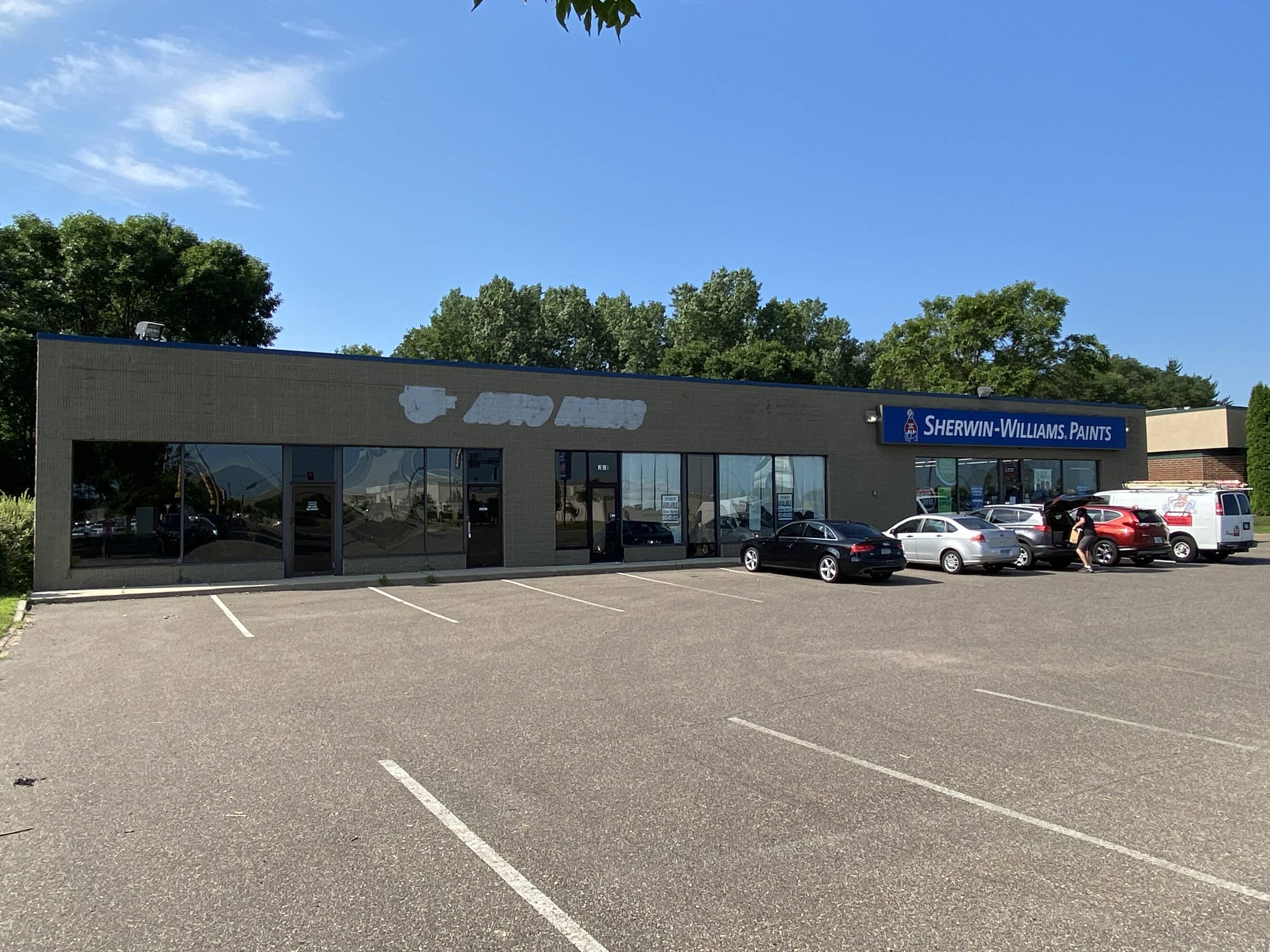 1898 Beam Ave, Maplewood, MN 55108