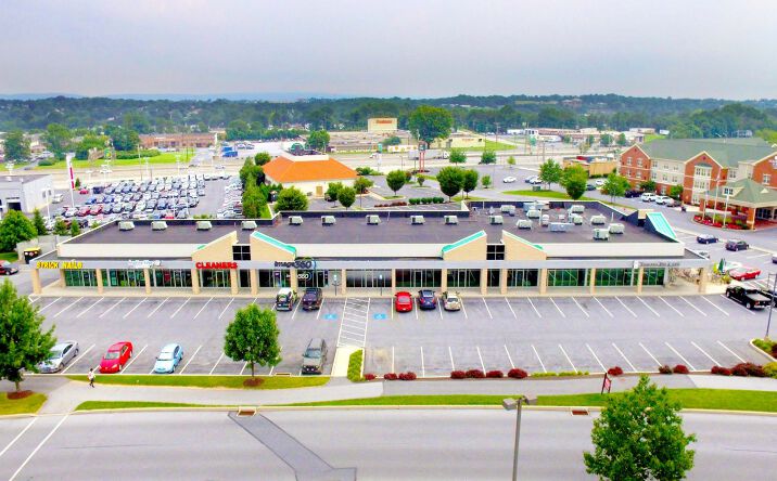 Pictures of Retail property located at 3950 Tecport Dr, Harrisburg, PA 17111 for lease - image #1