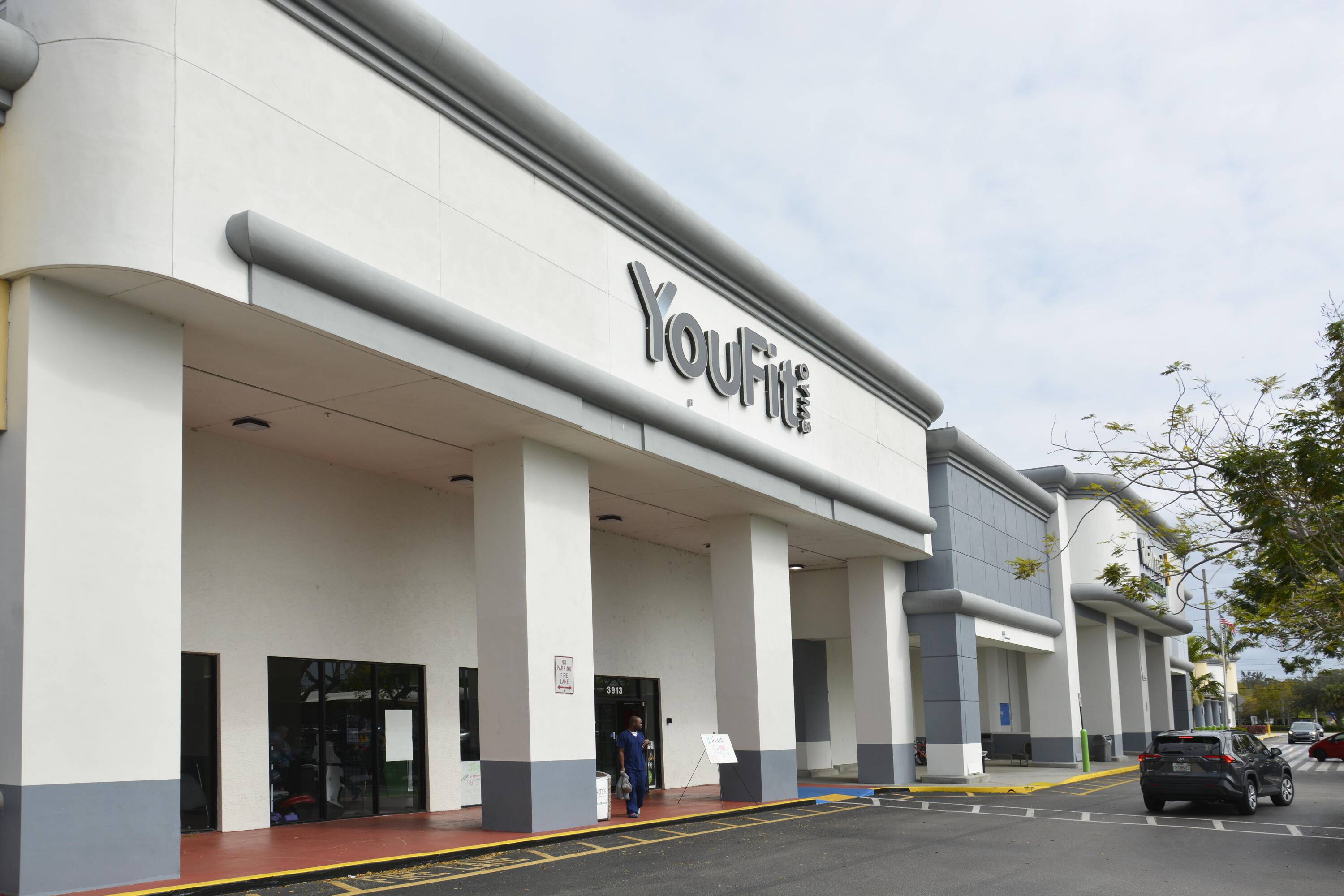 3905 Jog Rd, Greenacres, FL 33467