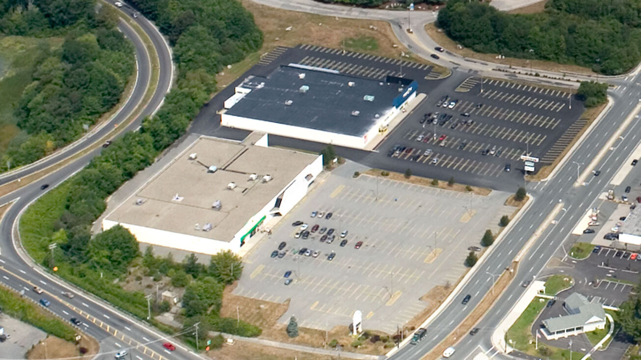 58 86 Swansea Mall Drive, Swansea, MA 02777 Retail Space for Lease