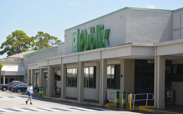 Pictures of Retail property located at 5511 Park St N, St. Petersburg, FL 33709 for lease - image #1