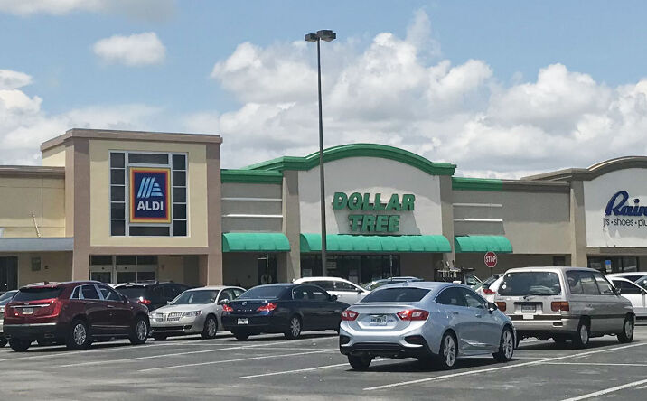 Pictures of Retail property located at 2241 Citrus Blvd, Leesburg, FL 34748 for lease - image #1