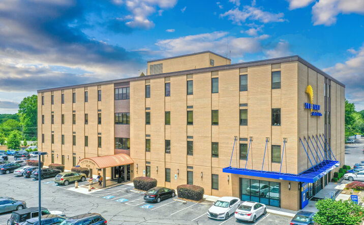 Pictures of Office property located at 4530 Park Rd, Charlotte, NC 28209 for lease - image #1